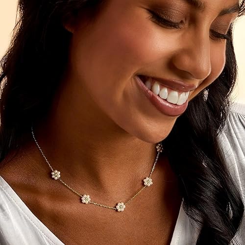 SmileBelle Daisy Pearl Necklace - Image 2